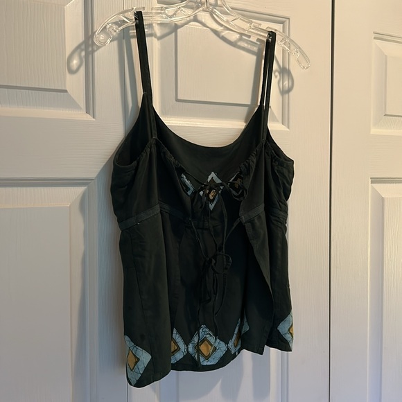“Creative Cottons” open back top - Picture 2 of 10